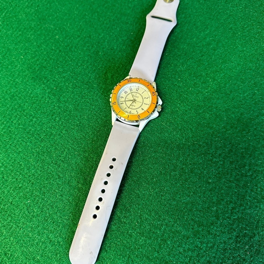 Women’s TOSS 38 mm watch. New silicone band, new battery. - Picture 5 of 5